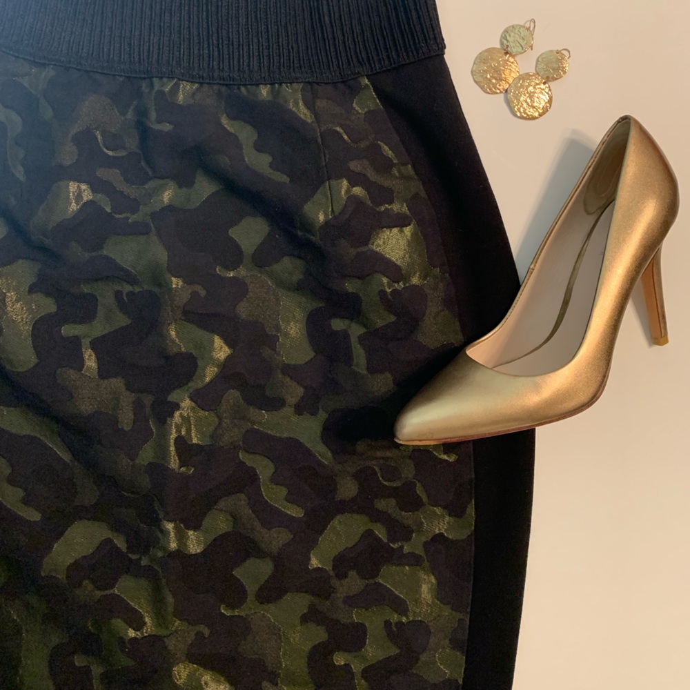 Gold and green brocade pattern pencil skirt, Size 12 Maeve by Anthropologie